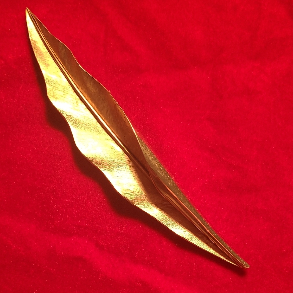 Vintage Trifari Brushed Gold Plate Curled Leaf Brooch